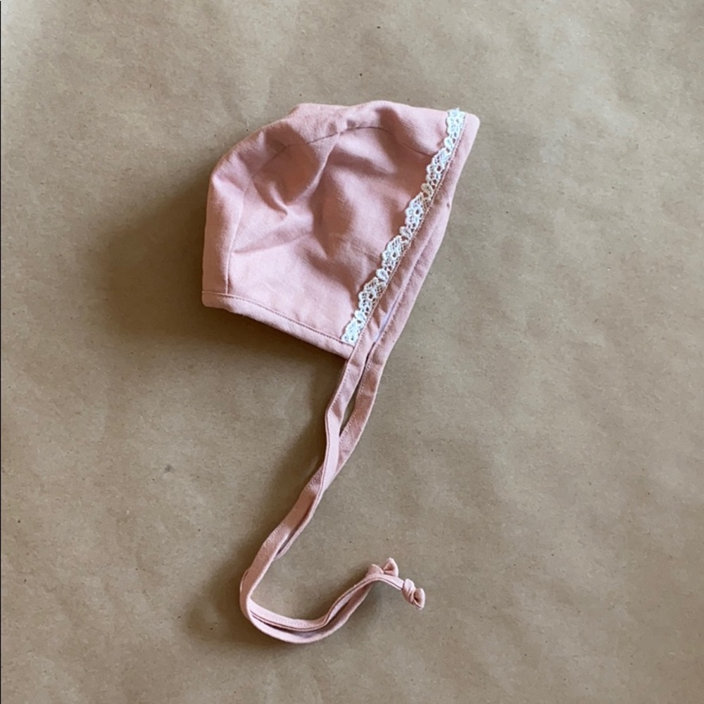 Royalty Bambino mauve bonnet